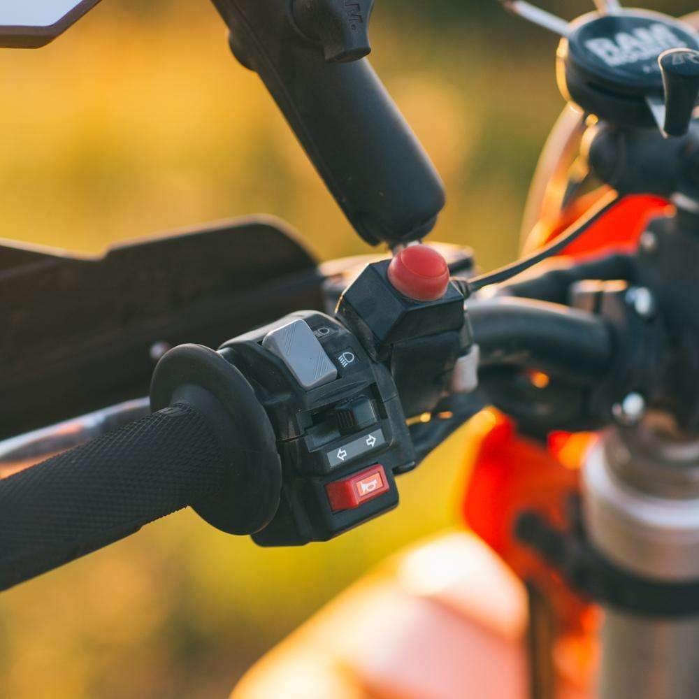 Moto Max Kit With R1 Digital Radio - Helmet Kit, Harness, and Handlebar Push-To-Talk